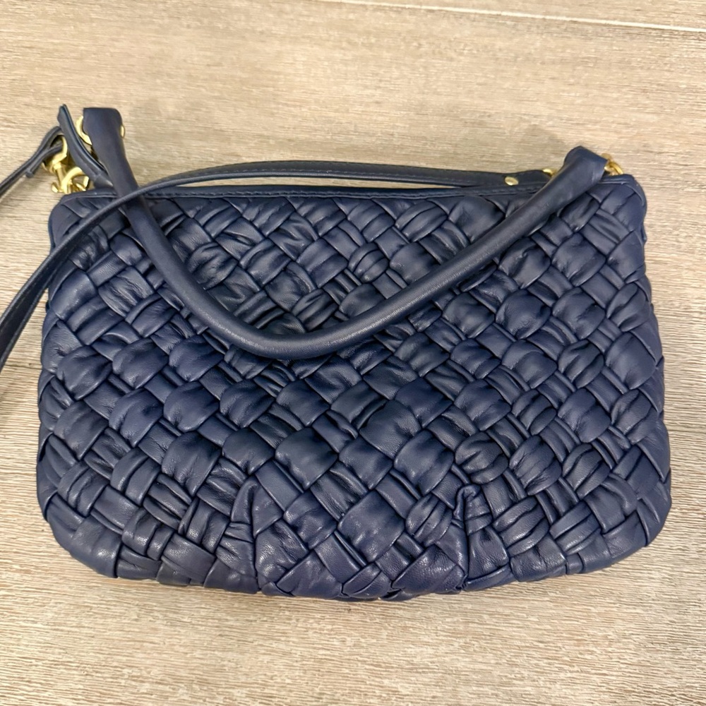 Clare V. Petit Moyen Bright Navy Puffy Woven